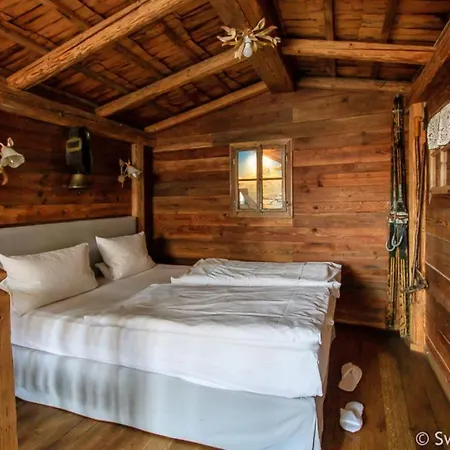Hip Готель 4*